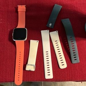 Fitbit versa lite 3 yrs old